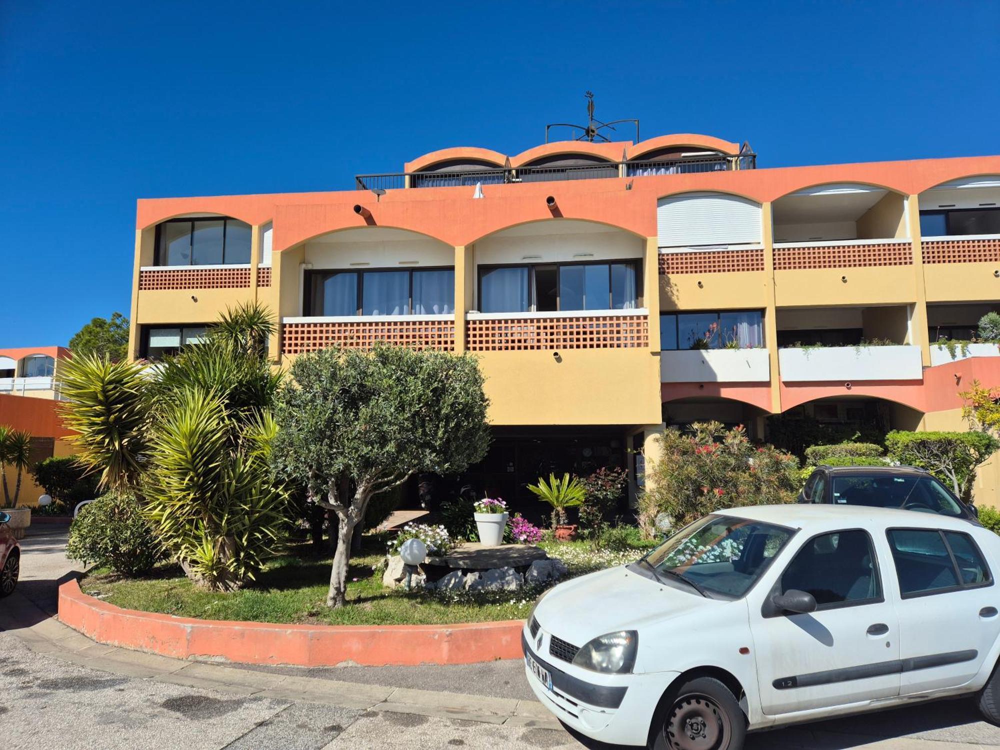 Les Terrasses De Cassis Lägenhet Exteriör bild